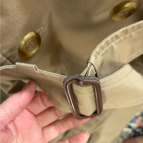 Burberry Beige Double-Breasted Trench Coat - Picture 5 of 6